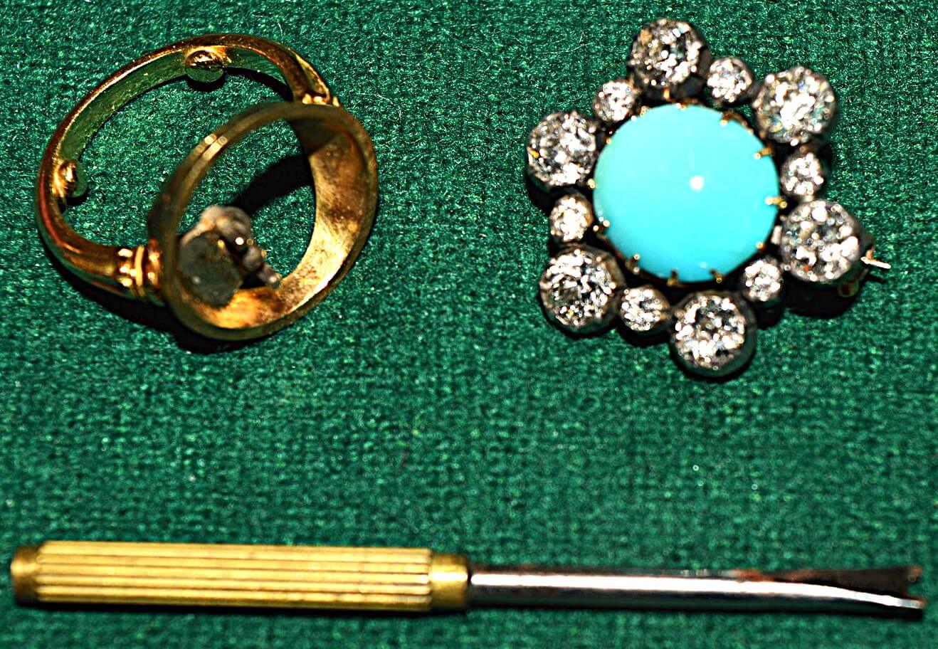 A good yellow metal diamond and turquoise combination ring and brooch, the head mounted with a central
